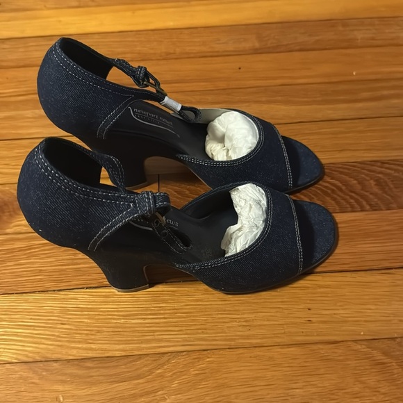 Newport News Blue Denim Wide Heel Open Front 8M Brand New In Box - Picture 3 of 13